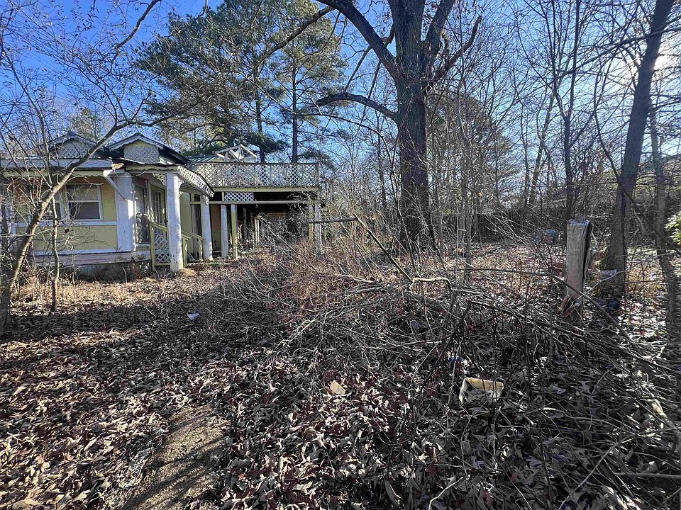 2nd image of 879 Peach St