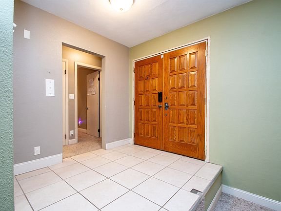 5th image of 2703 N Rockwood Dr