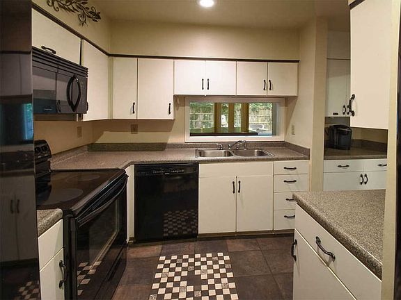 5th image of 2956 Southern Ave #2956