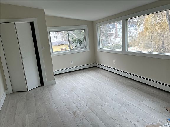 4th image of 1347 Old Northern Blvd #2R