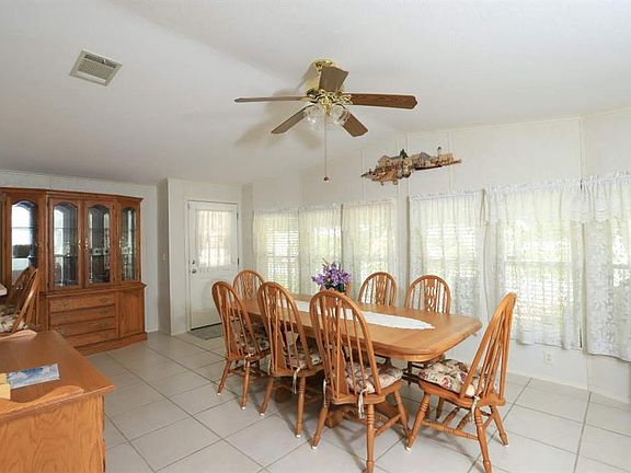 4th image of 390 Egret Cir