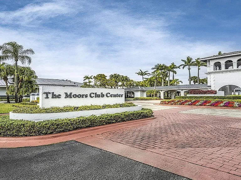 The moors club Center