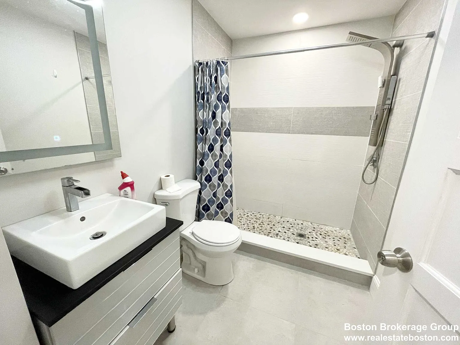 4 bed, $5,000 — Photo 4
