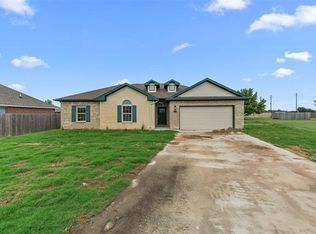 702 Sharon Ln, Whitewright, TX 75491