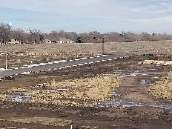 3rd image of 118 Skyline Dr