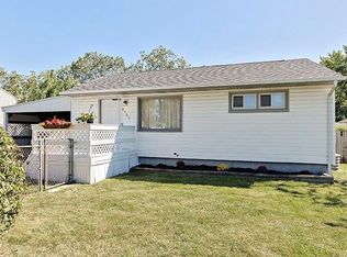 2905 N Pine St, Waukegan, IL 60087