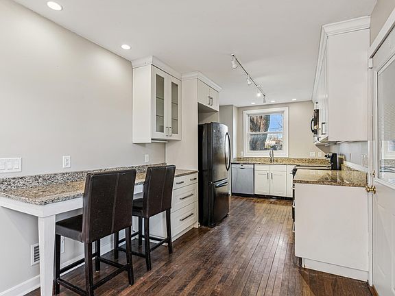 3rd image of 809 Englewood Ave