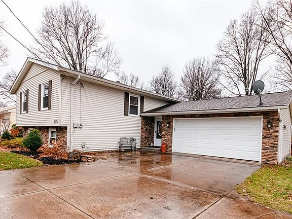 3rd image of 517 Fernwood Ave