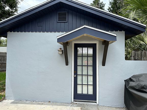 4th image of 207 E Kaley St #B