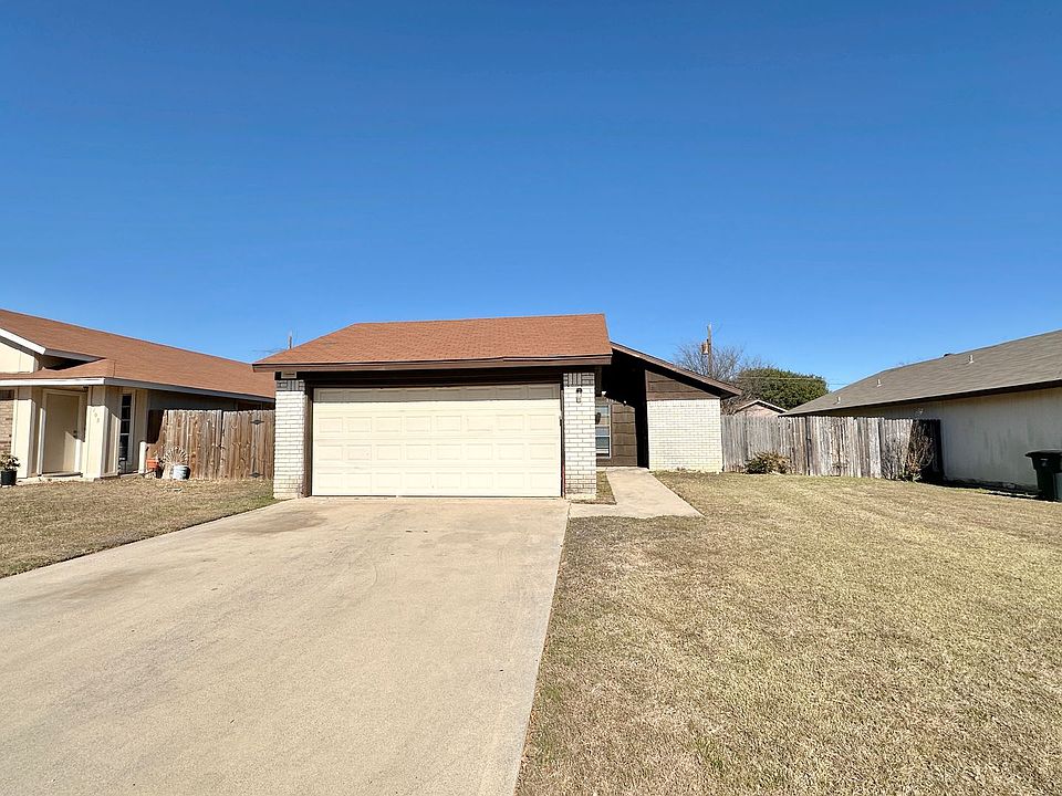 1st image of 2105 Creekwood Dr