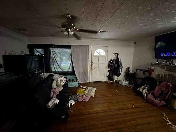 4th image of 600 Anacoco St