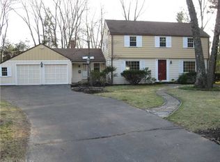 13 Carver Cir, Simsbury, CT 06070