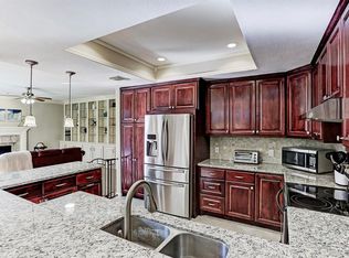 108 Litchfield Ln, Houston, TX 77024