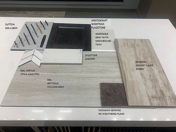 2nd image of 150 Medianoche St
