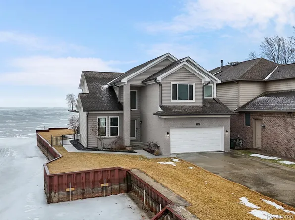 22517 E Ten Mile Rd, Saint Clair Shores, MI 48080