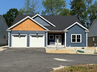 4 Double D Dr, North Yarmouth, ME 04097