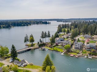 21026 30th Street Ct E, Lake Tapps, WA 98391