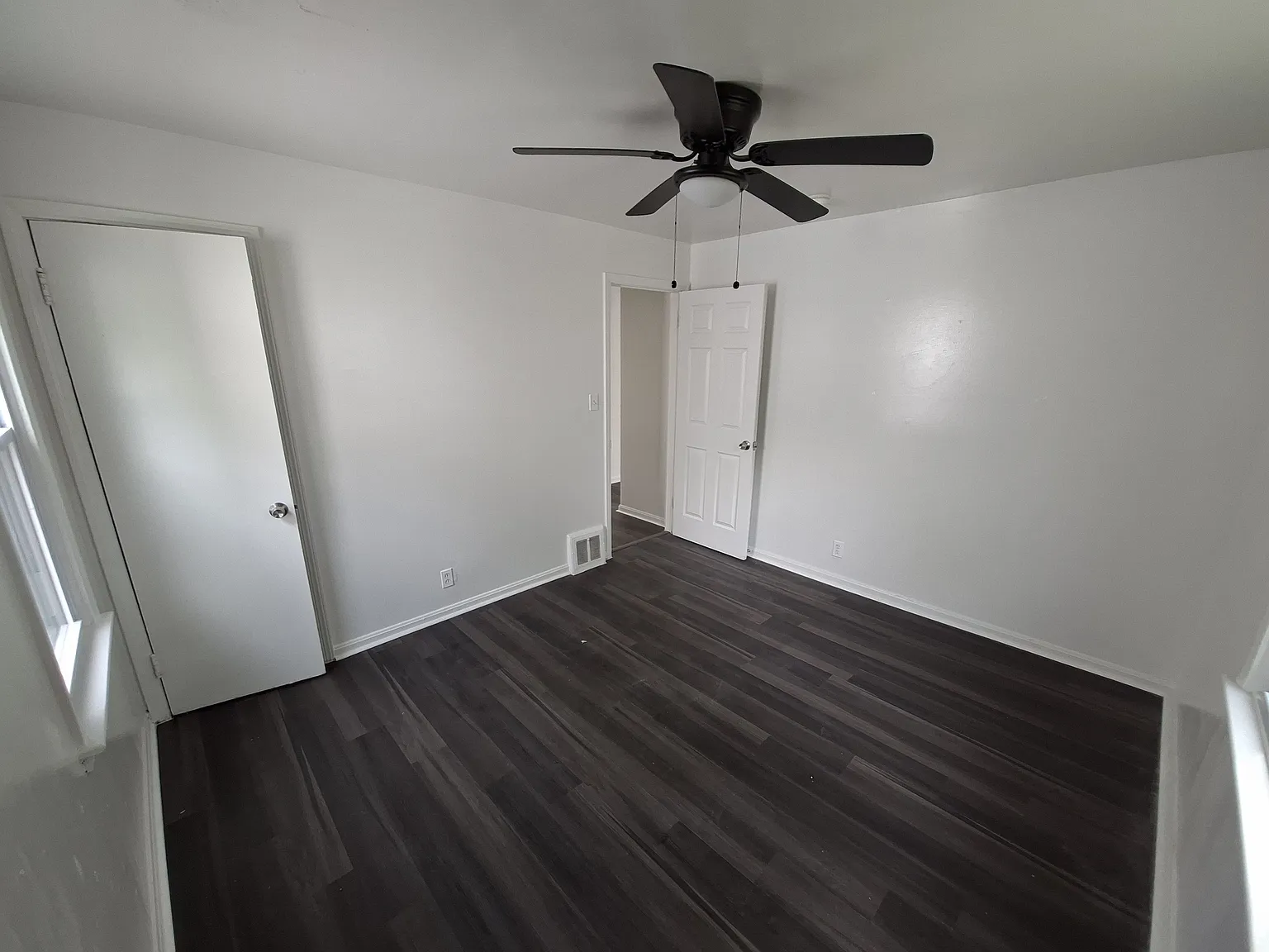 3 bed, 1074 sqft, $1,400 — Photo 4