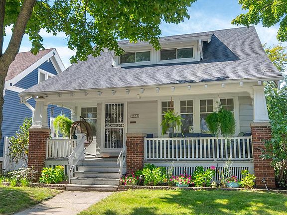 2nd image of 1557 N 50th PLACE