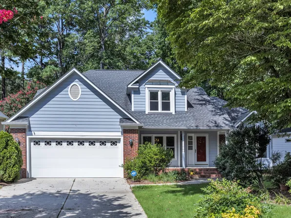 207 Greensview Dr, Cary, NC 27518