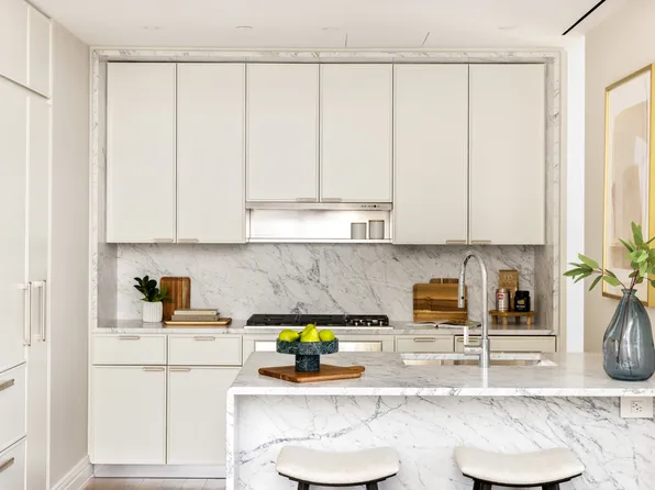 430 East 58th Street 20A image 2 of 22