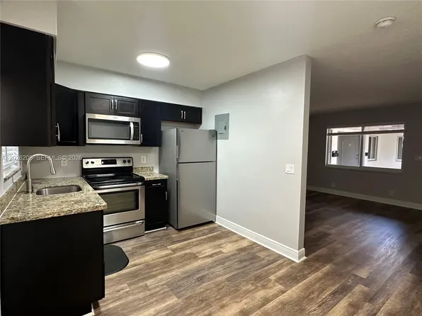 3720 NE 22nd Ave APT 11, Pompano Beach, FL 33064