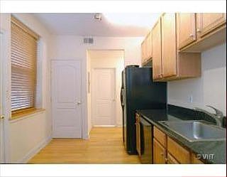3rd image of 3303 W Cuyler Ave APT 2