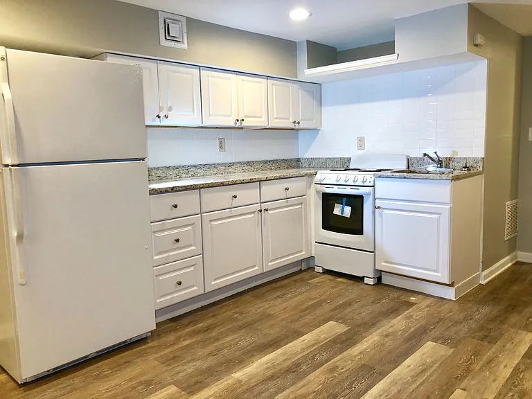 Unit for rent in Highlandtown — Photo 4
