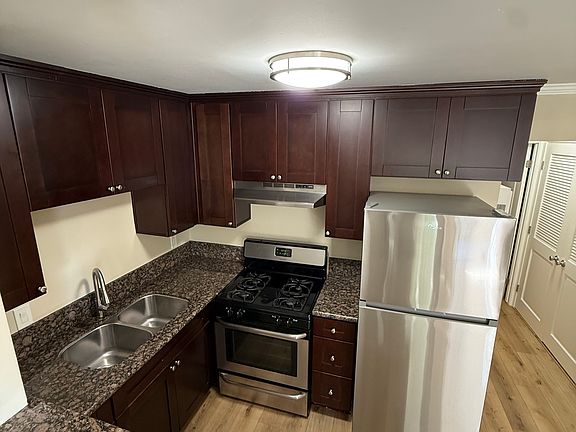 5th image of 4125 Iowa St APT 3