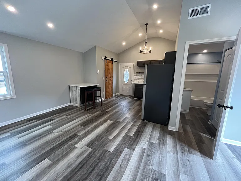 8010 Sunset Heights Dr #B — Photo 13