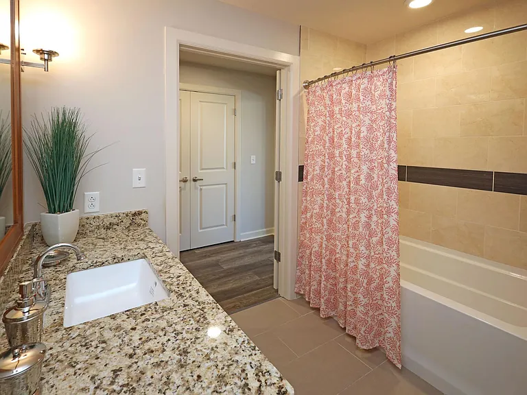 Residences at 1717 — Photo 10