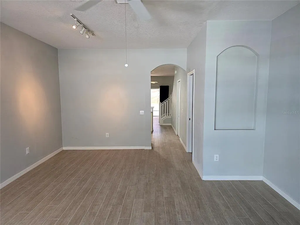 2 bed, 3.5 bath, 1360 sqft, $1,750 — Photo 2