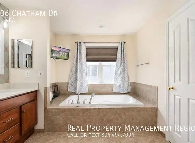 4306 Chatham Dr — Photo 16