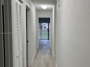 6641 NW 52nd St, Pompano Beach, FL 33067