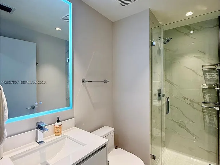 700 NE 24th St #1002 — Photo 14