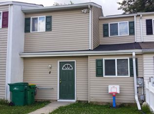 8 Plover Cir, Newark, DE 19702