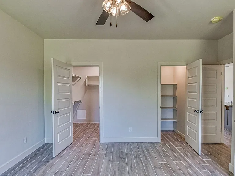 8101 Solare Pl — Photo 18