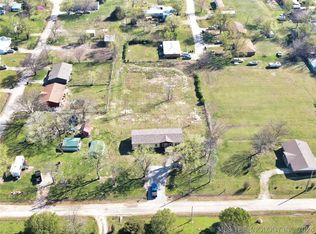 1105 W Bushyhead Ave, Nowata, OK 74048