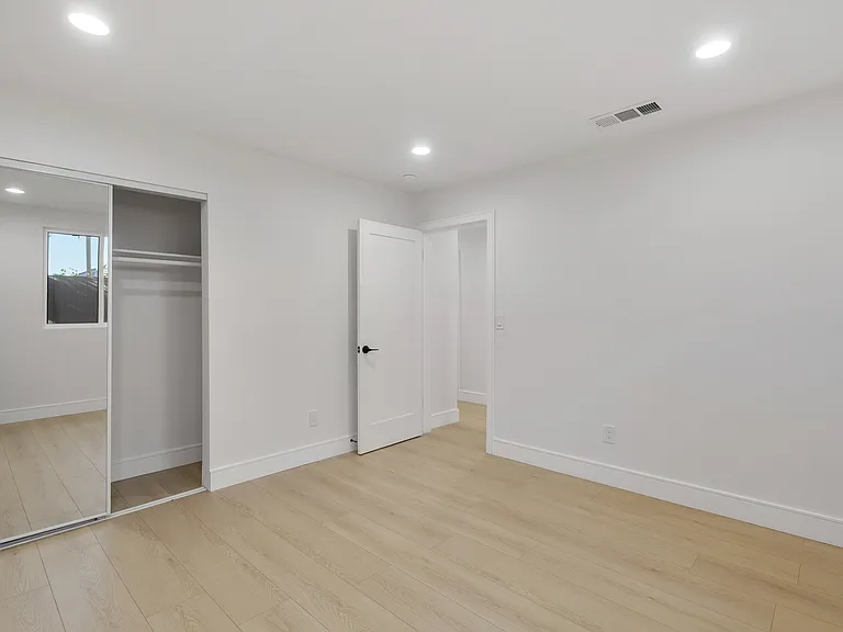 2708 S Cochran Ave — Photo 20