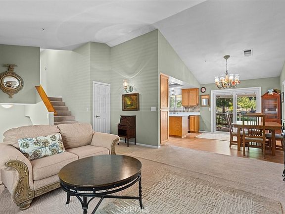 3rd image of 1585 Linnet Rd