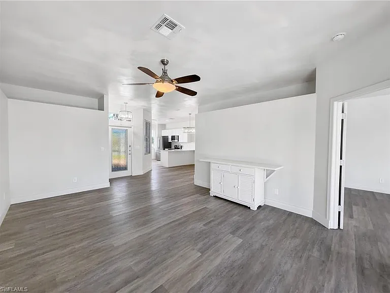 9750 Sassafras Ct — Photo 4