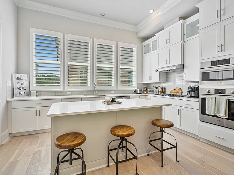2157 Wenge Ln — Photo 6