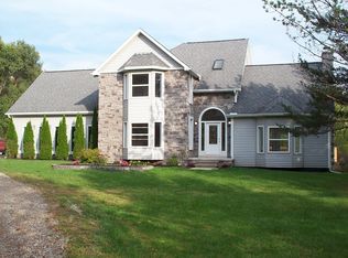 18403 Taylor Lake Rd, Holly, MI 48442