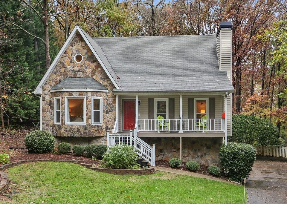 1st image of 2768 Douglas Ct NW