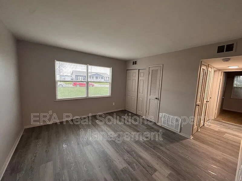 2 bed, 1.0 bath, $895 — Photo 3