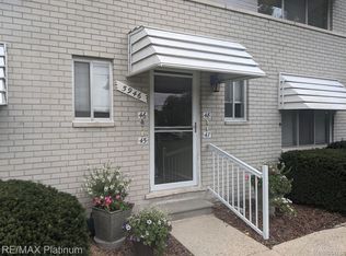 5946 Alan Dr APT 46, Brighton, MI