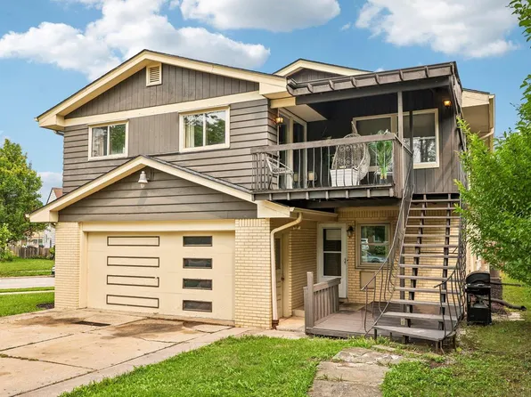 9625 W Metcalf PLACE, Milwaukee, WI 53222
