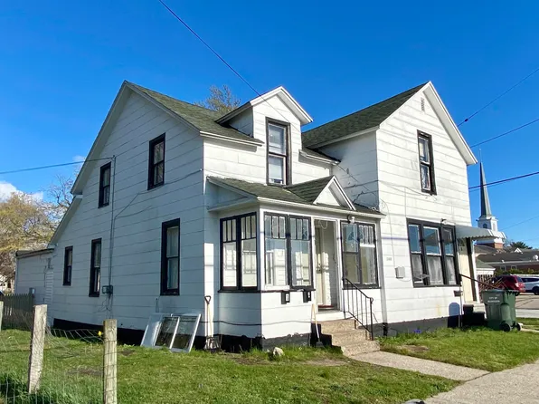1144 1st St, Muskegon, MI 49440