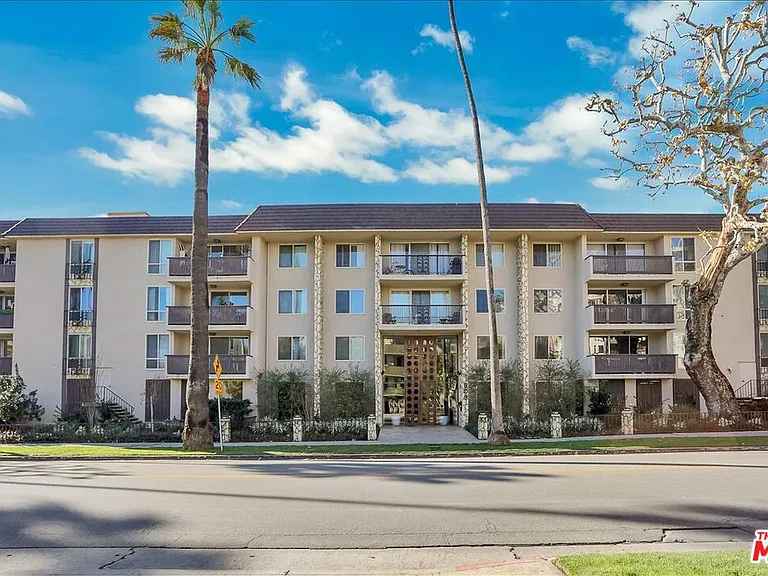 809 S Bundy Dr #103 — Photo 15