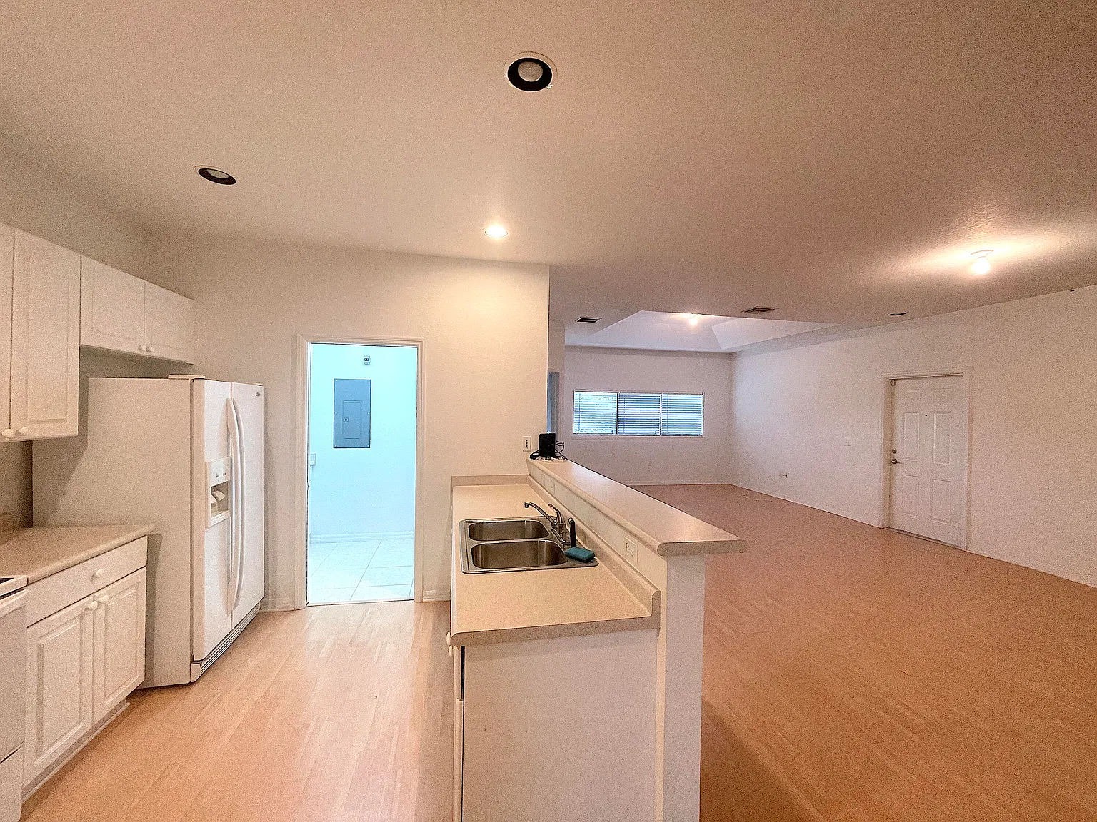2 bed, 2.0 bath, 1444 sqft, $1,850 — Photo 4